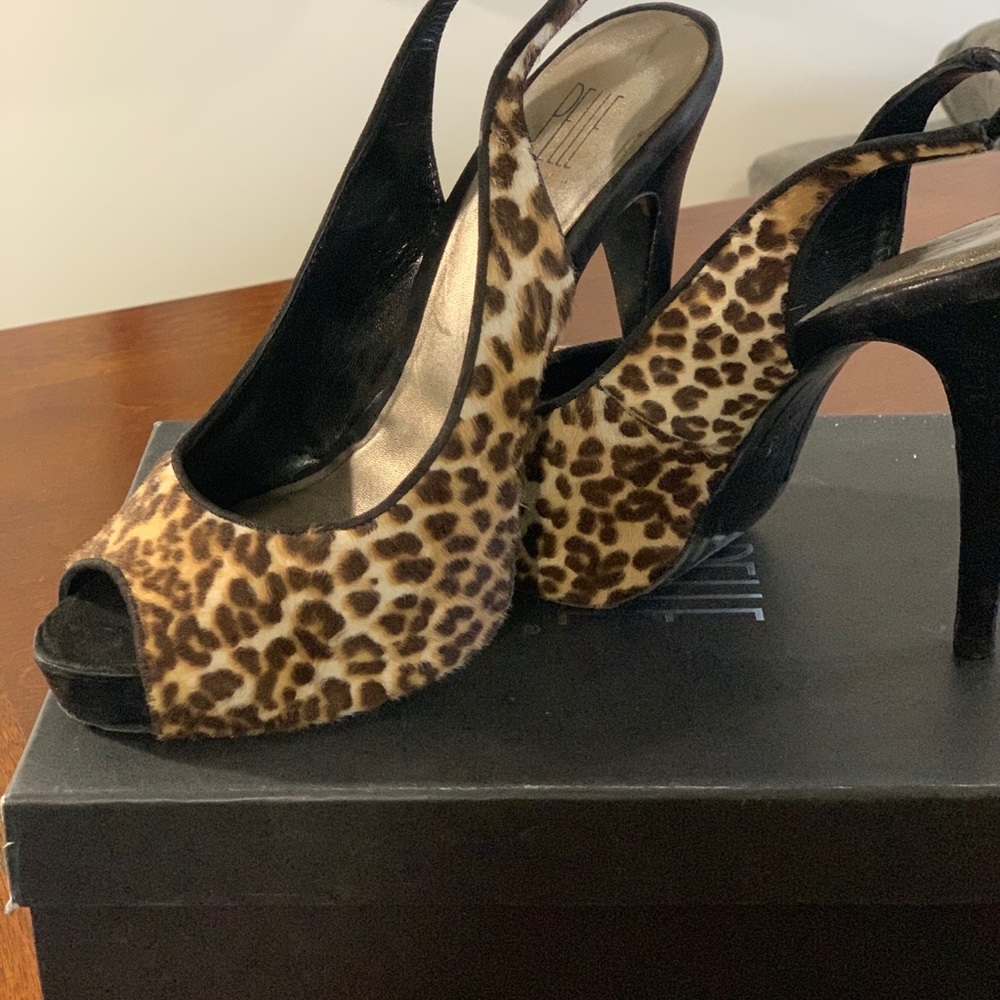 Pelle Moda “XRay” Heel